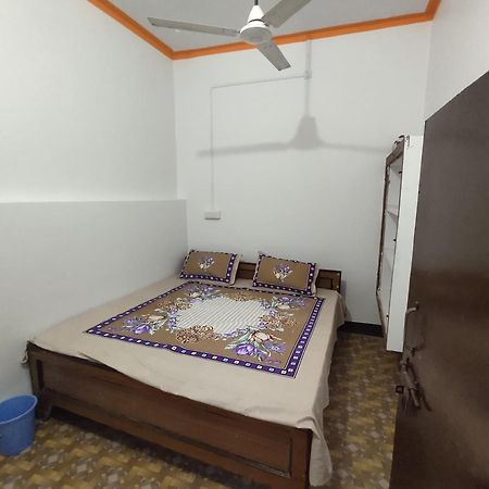 Awadh Guest House Ayodhya Екстериор снимка
