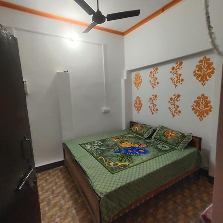 Awadh Guest House Ayodhya Екстериор снимка