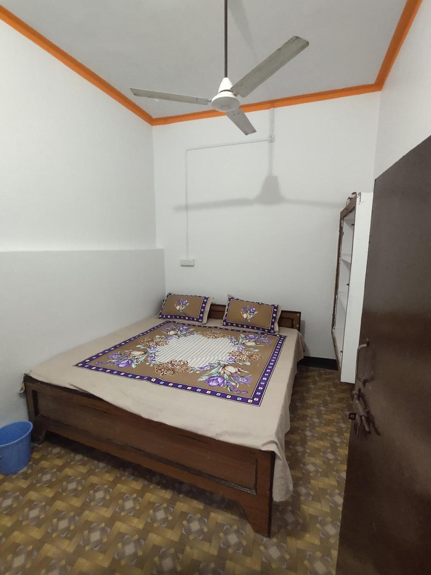 Awadh Guest House Ayodhya Екстериор снимка